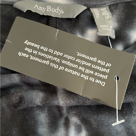 NWT AnyBody Cozy Knit Tie-Dye Top and Jogger Set Black/Blush size Medium Petite - Picture 4 of 15